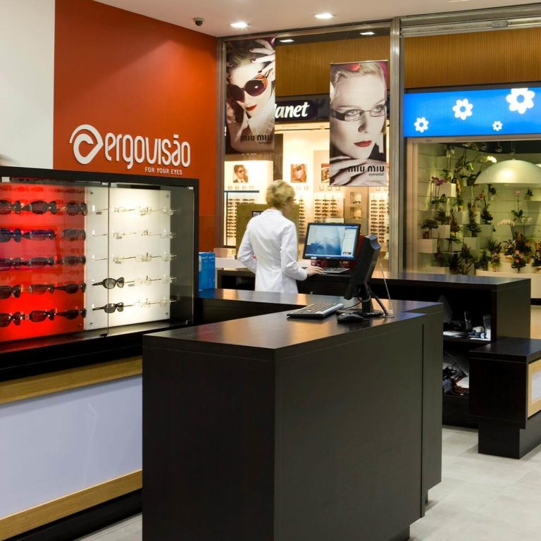 lógica2-projetos-e-construções-obra-remodelação--espaço-comercial-ergovisao-matosinhos-mar-shopping7