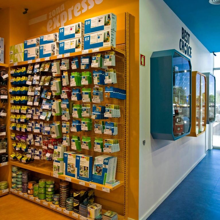 lógica2-projetos-e-construções-obra-remodelação-loja-chip7-campus-sao-joao-porto2